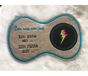 Stickdatei ITH - Mug Rug Spruch "Atme ein, raste aus"